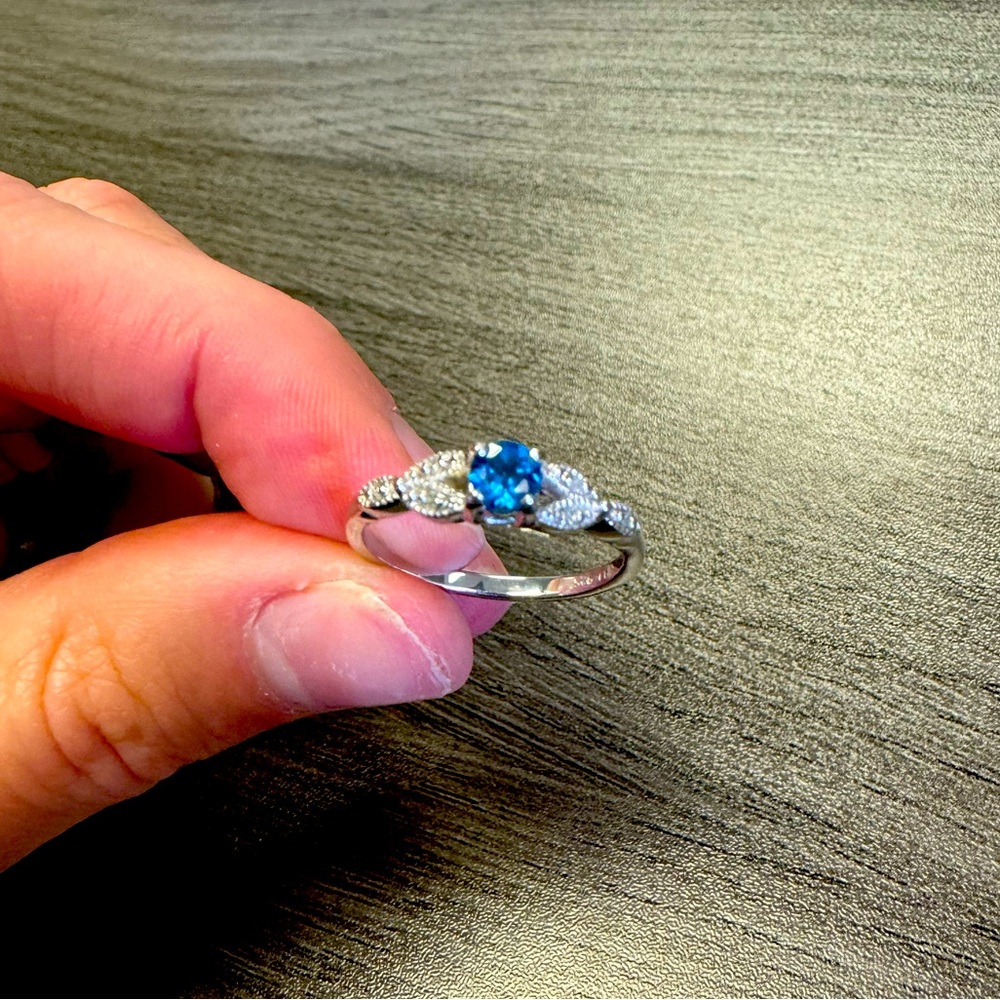 Silver ring with jewels size 7